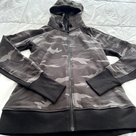 Athleta Triumph Hoodie NWOT Medium - Picture 1 of 4